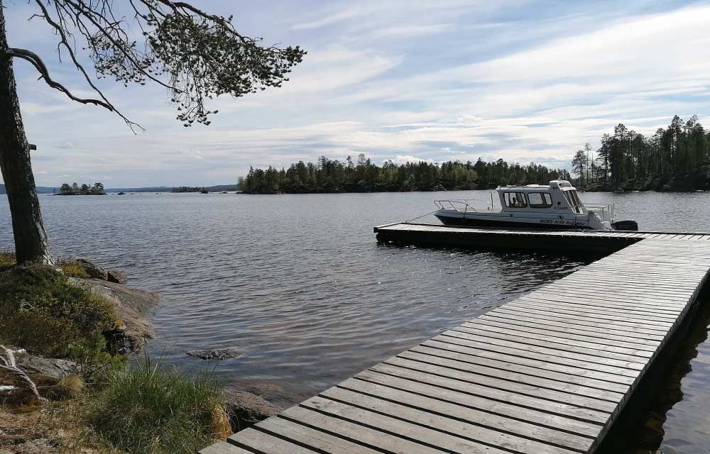 Boat trip to Jääsaari (Lake Inari)