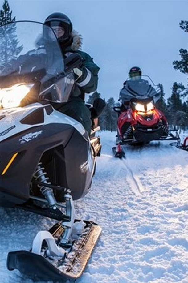 Moottorikelkkasafarit